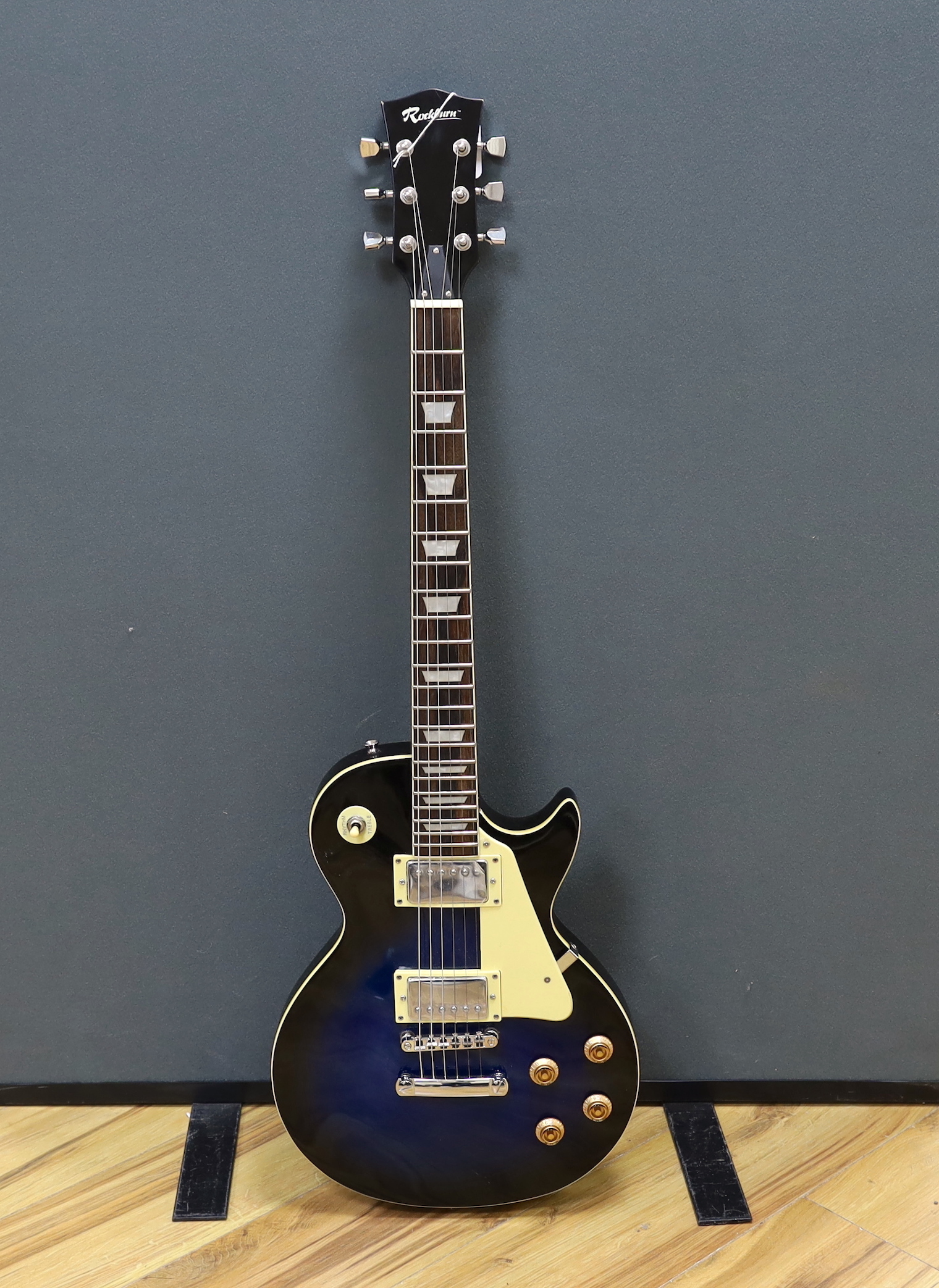 A Rockburn electric guitar, Les Paul copy